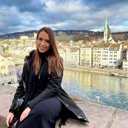 Toyboy saa kaikki luottokorttini ja minun kroppani vastineeksi